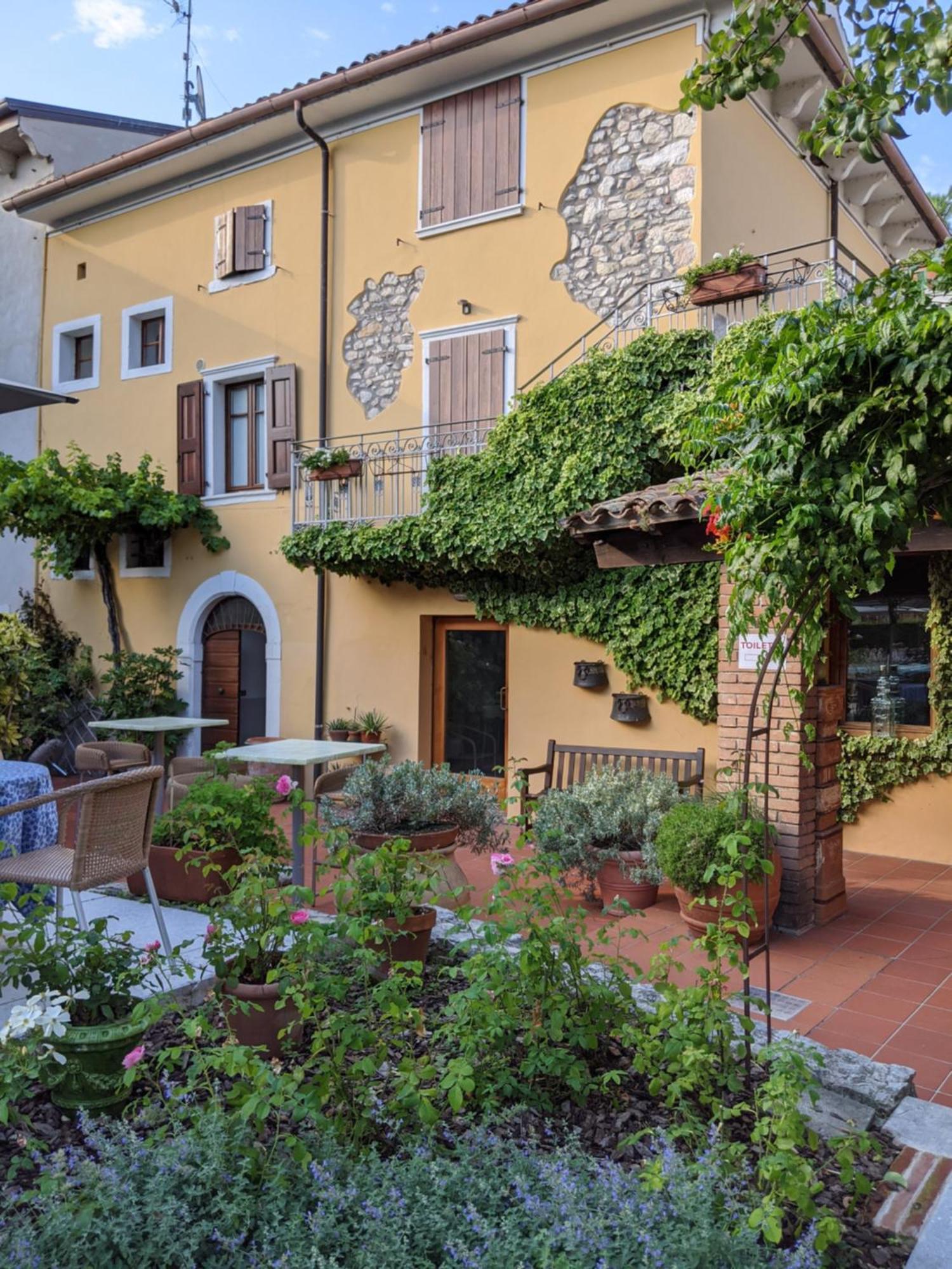 Regina Adelaide Hotel 4*