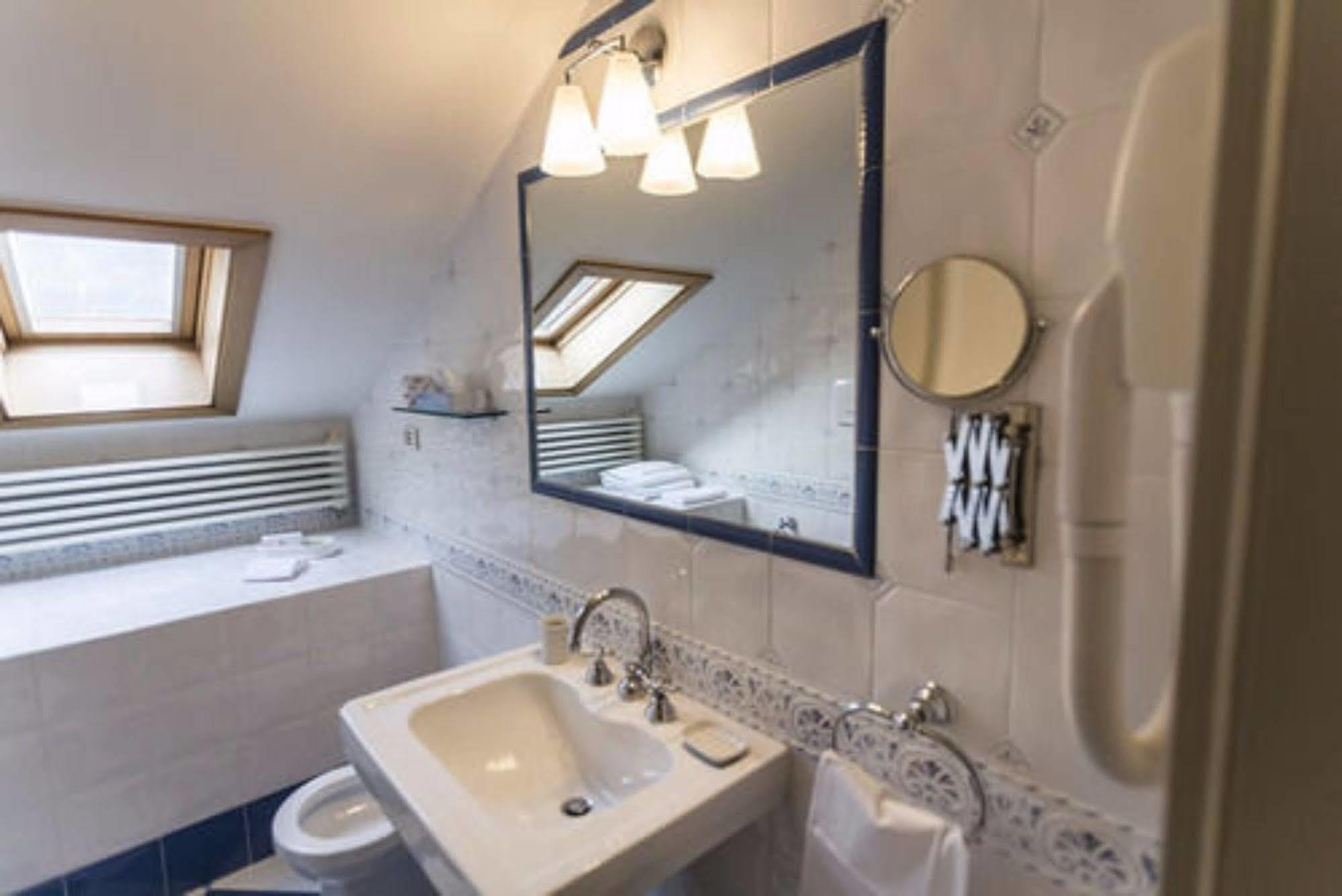 Regina Adelaide 4* Garda (Verona)